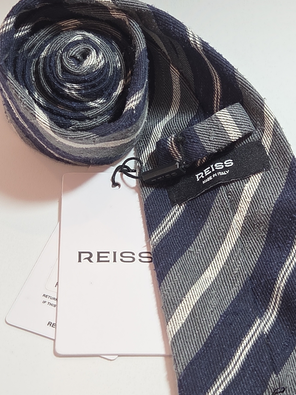 Reiss Mens Textured 100% Silk Navy, Gray and White Striped Silk Tie 3x57.5 NWT